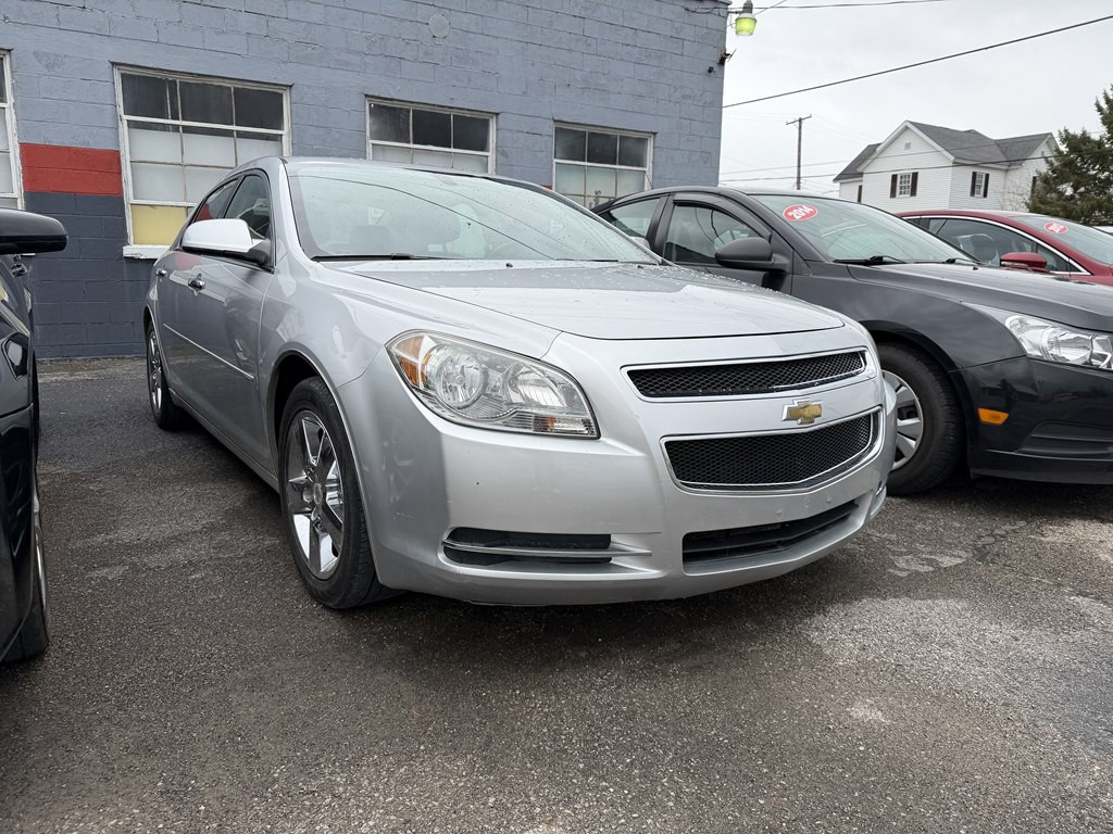2012 Chevrolet Malibu Image 2