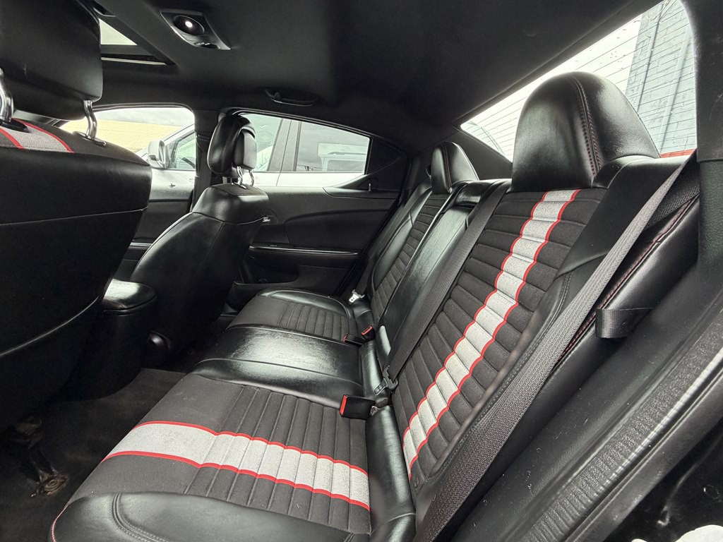 2012 Dodge Avenger Image 9