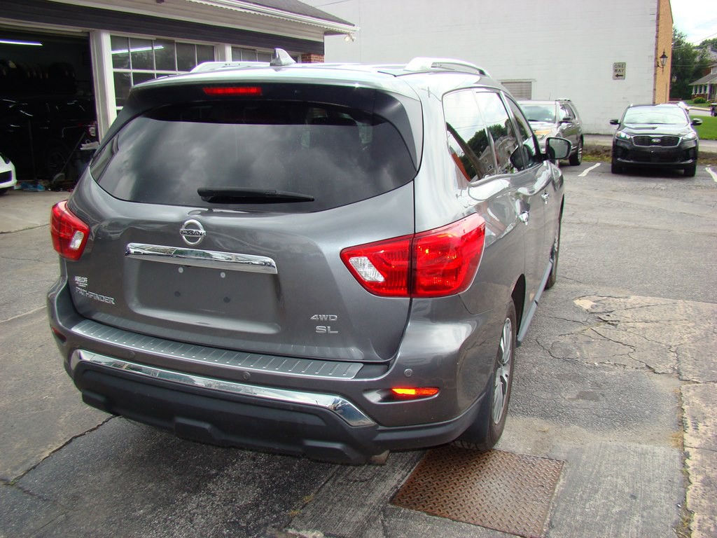 2020 Nissan Pathfinder Image 3