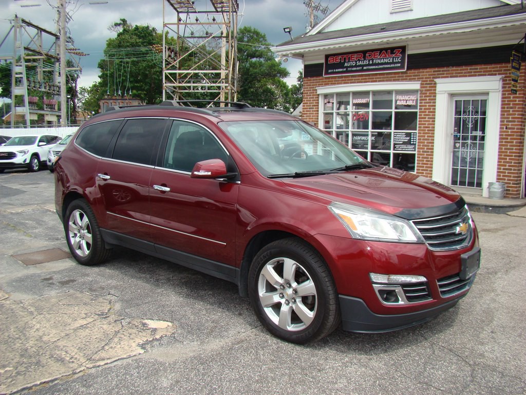 2017 Chevrolet Traverse Image 2