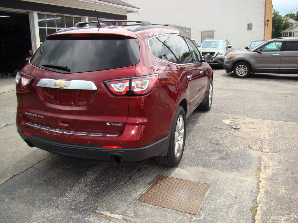 2017 Chevrolet Traverse Image 3