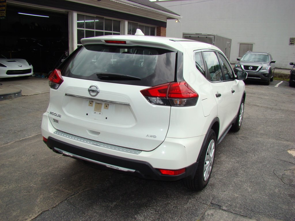 2017 Nissan Rogue Image 3