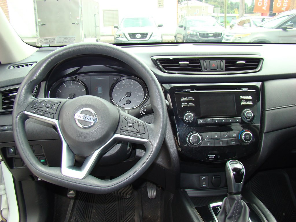 2017 Nissan Rogue Image 11