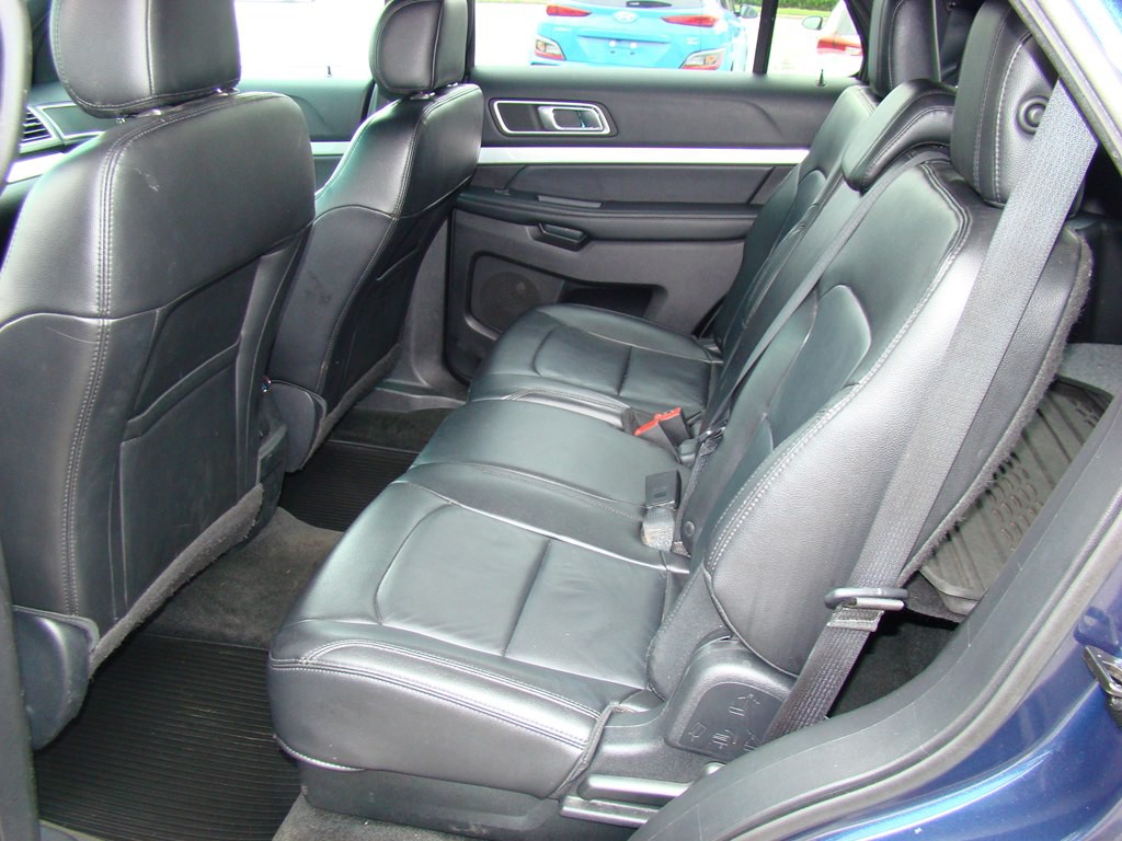 2016 Ford Explorer Image 9