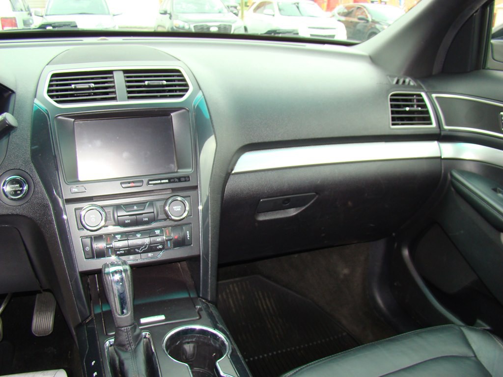 2016 Ford Explorer Image 11