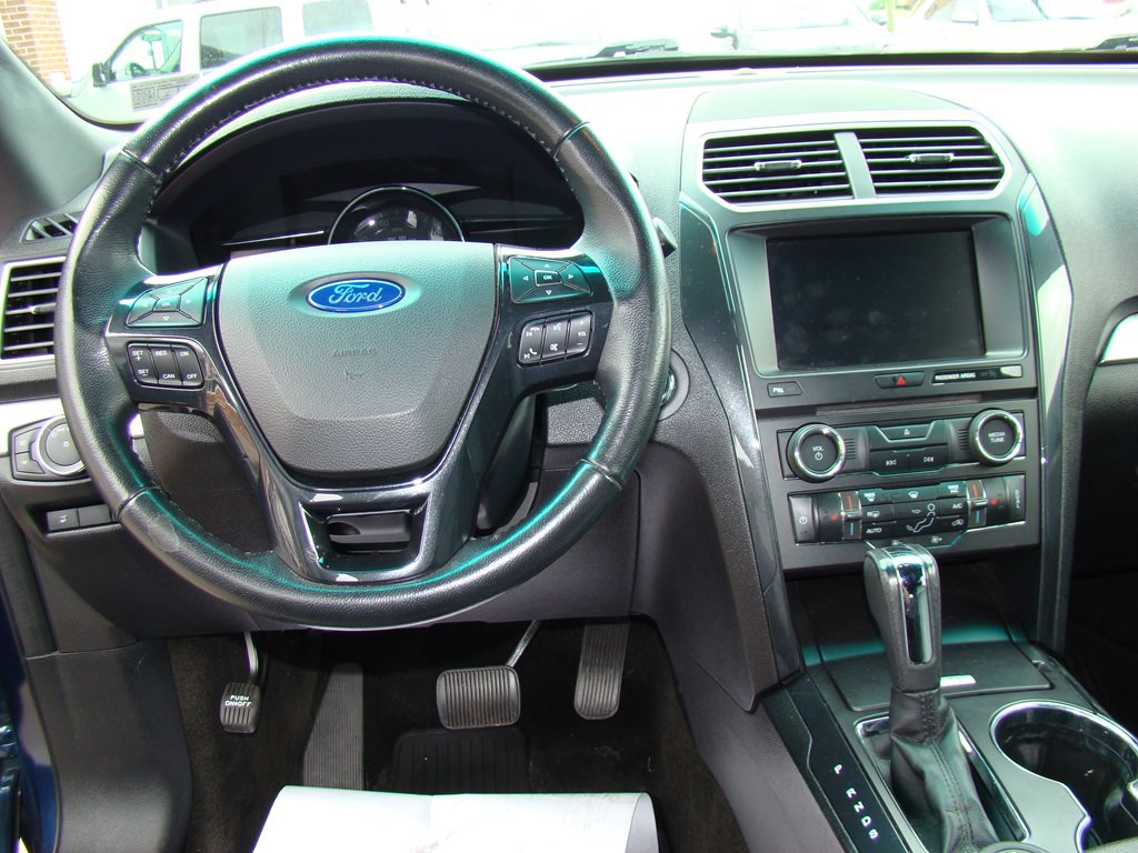 2016 Ford Explorer Image 12