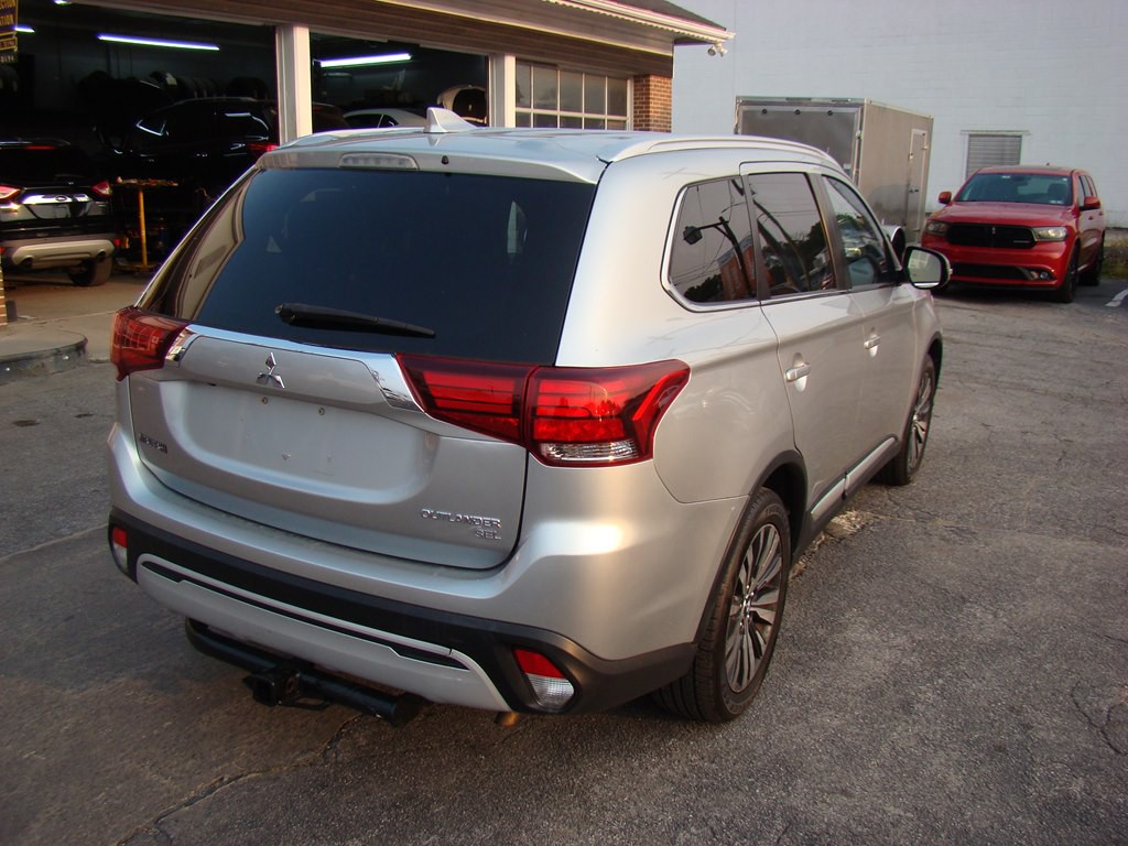 2019 Mitsubishi Outlander Image 3