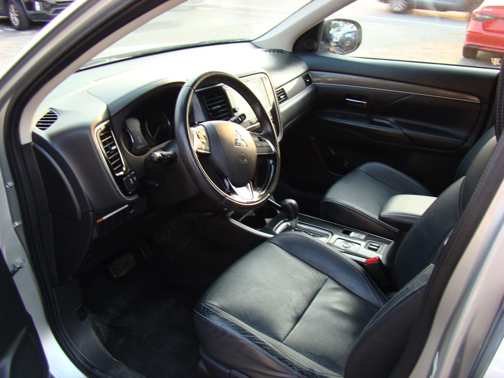 2019 Mitsubishi Outlander Image 7