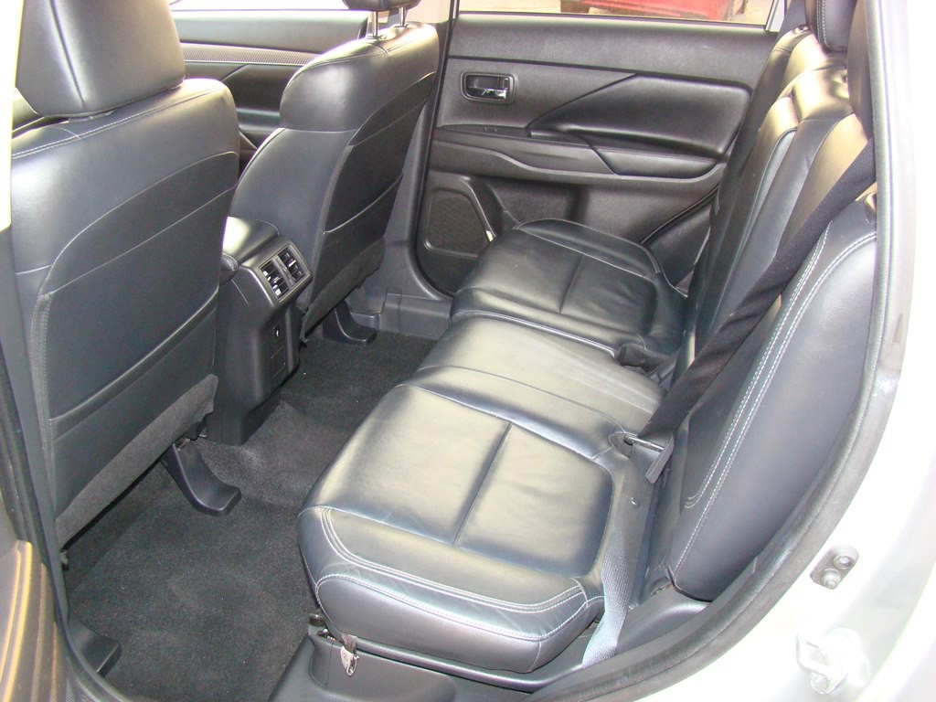 2019 Mitsubishi Outlander Image 9