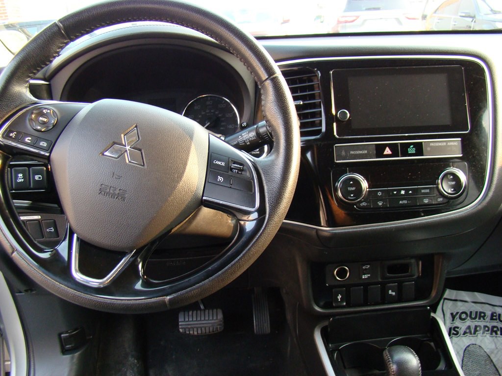 2019 Mitsubishi Outlander Image 12