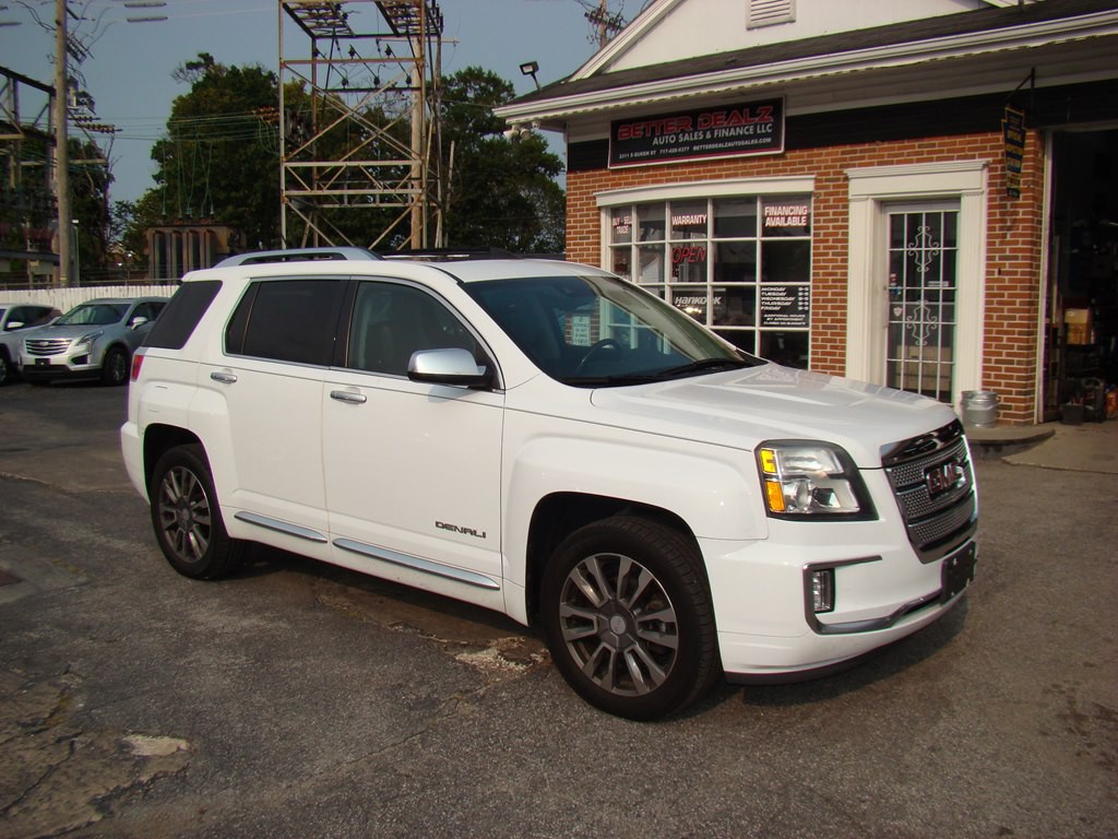 2017 GMC Terrain Image 2