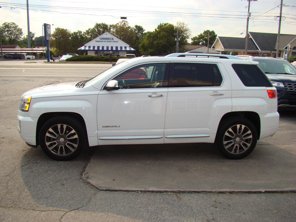 2017 GMC Terrain Image 4