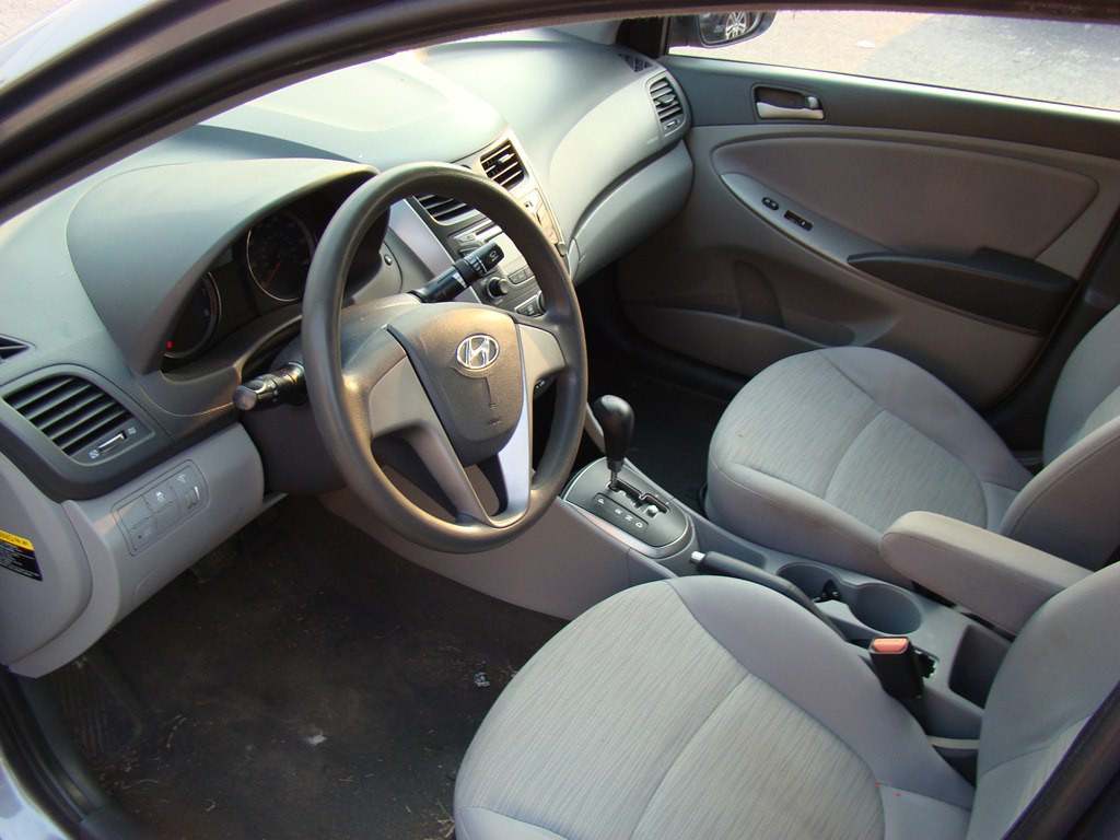2017 Hyundai Accent Image 7
