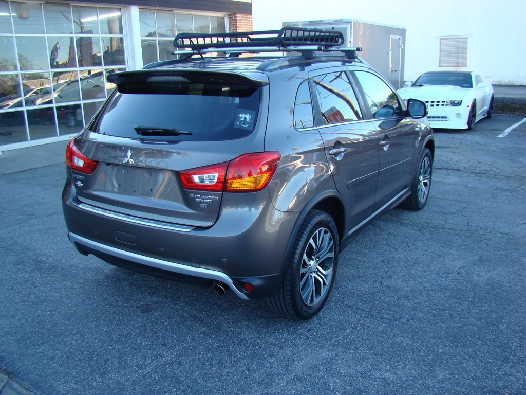 2016 Mitsubishi Outlander Image 3