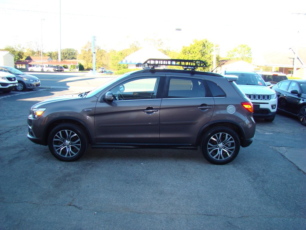 2016 Mitsubishi Outlander Image 4