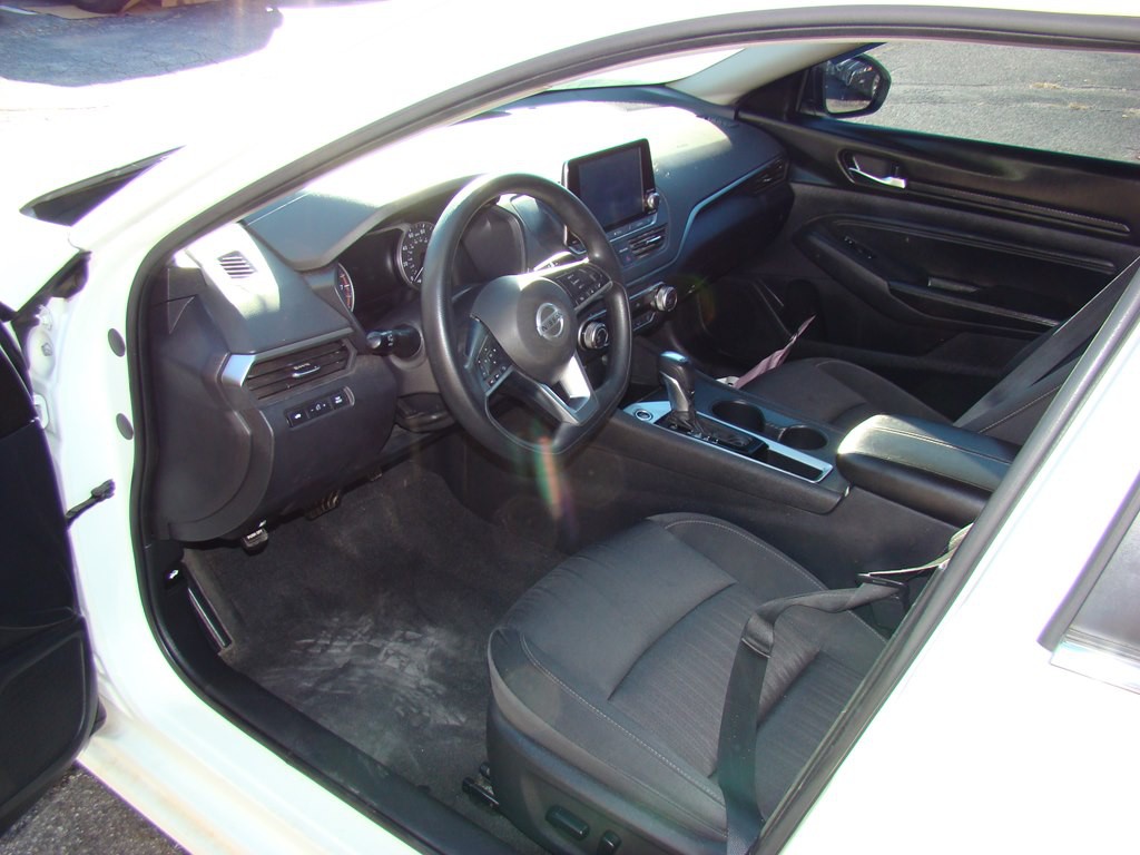 2020 Nissan Altima Image 7