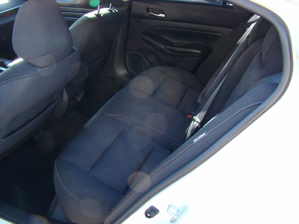 2020 Nissan Altima Image 9