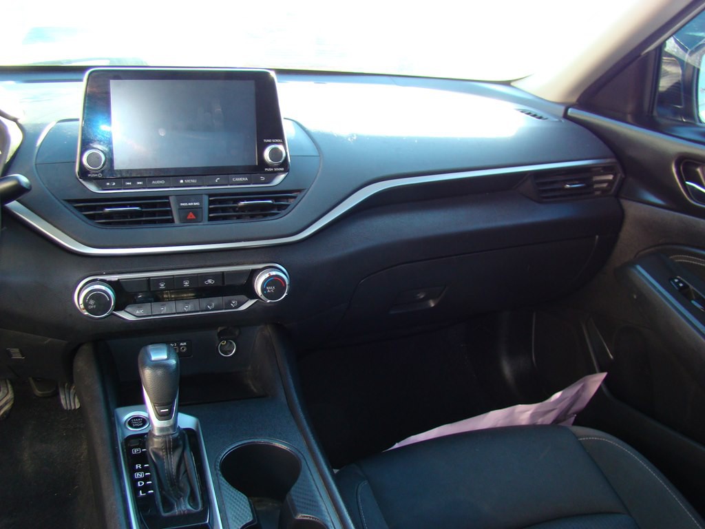 2020 Nissan Altima Image 10