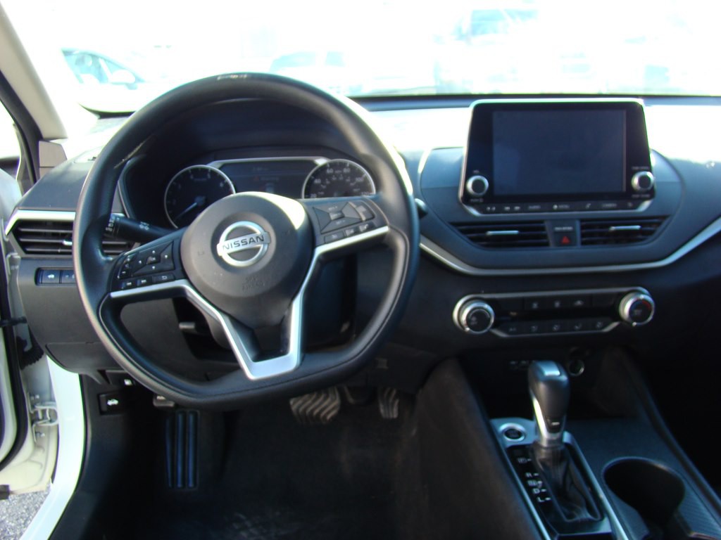 2020 Nissan Altima Image 11