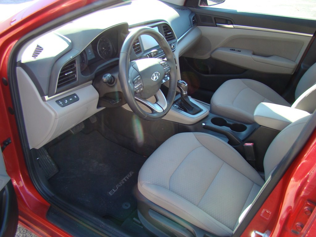 2020 Hyundai Elantra Image 7