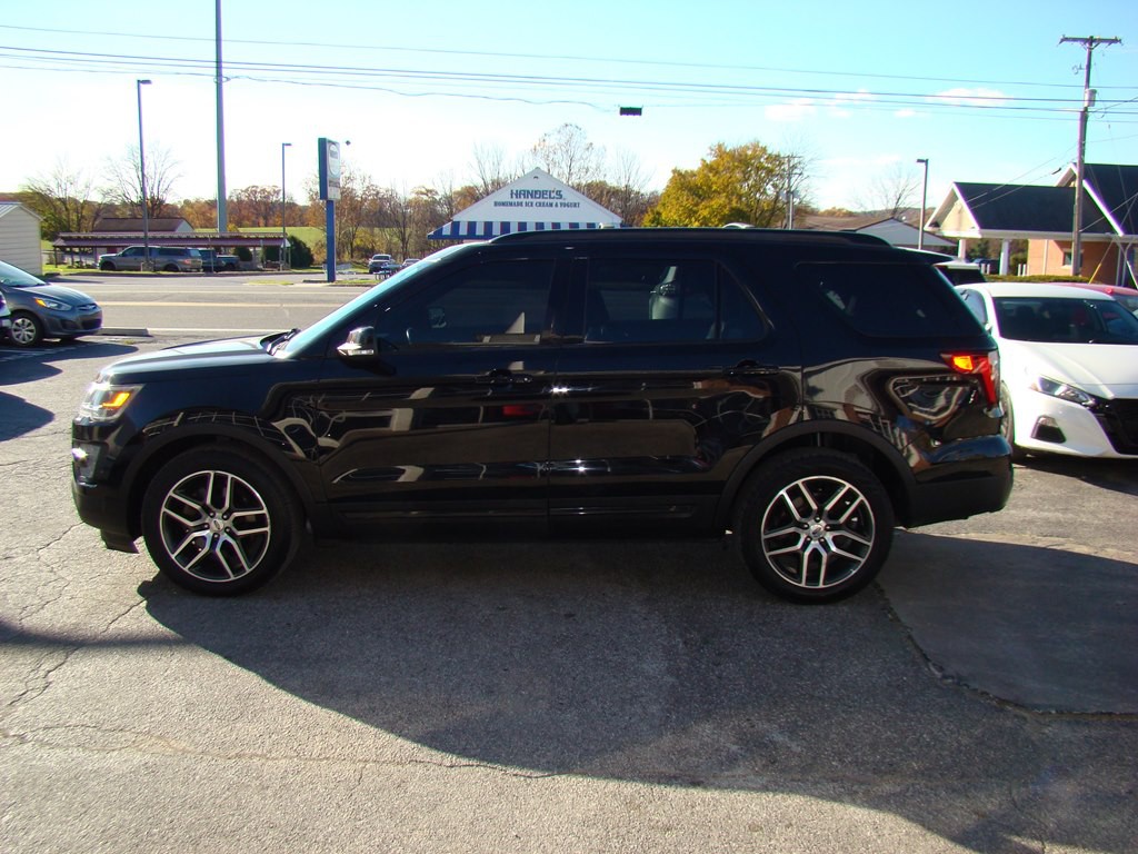 2017 Ford Explorer Image 4