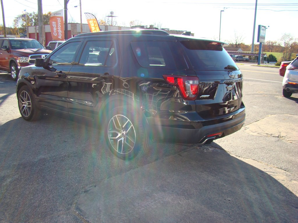 2017 Ford Explorer Image 6