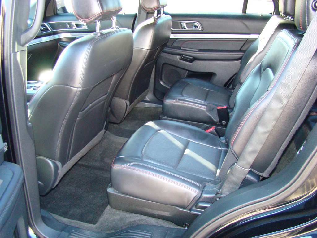 2017 Ford Explorer Image 9