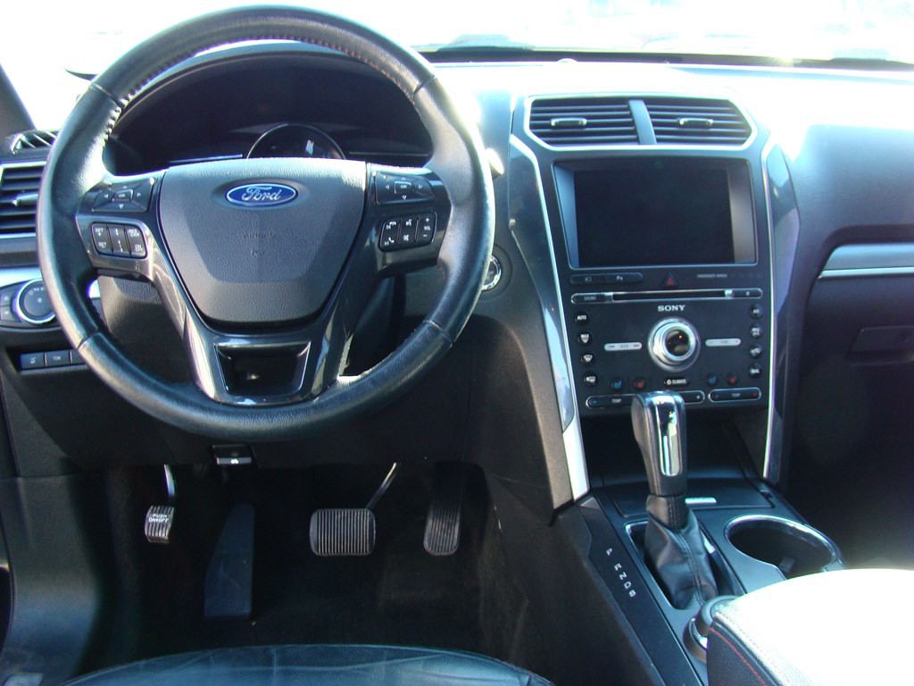 2017 Ford Explorer Image 12