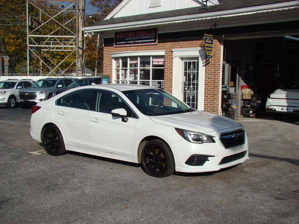 2018 Subaru Legacy Image 2