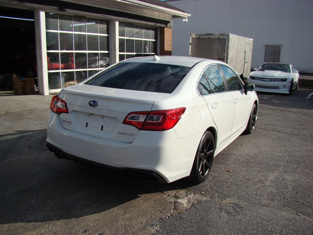2018 Subaru Legacy Image 3