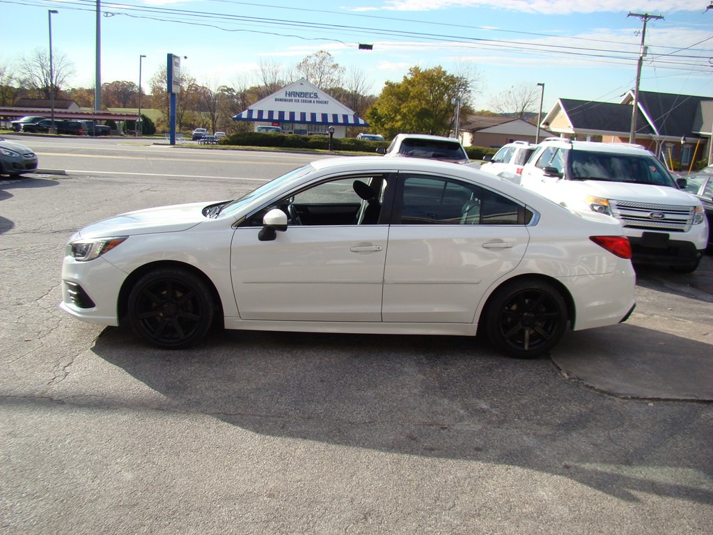 2018 Subaru Legacy Image 4