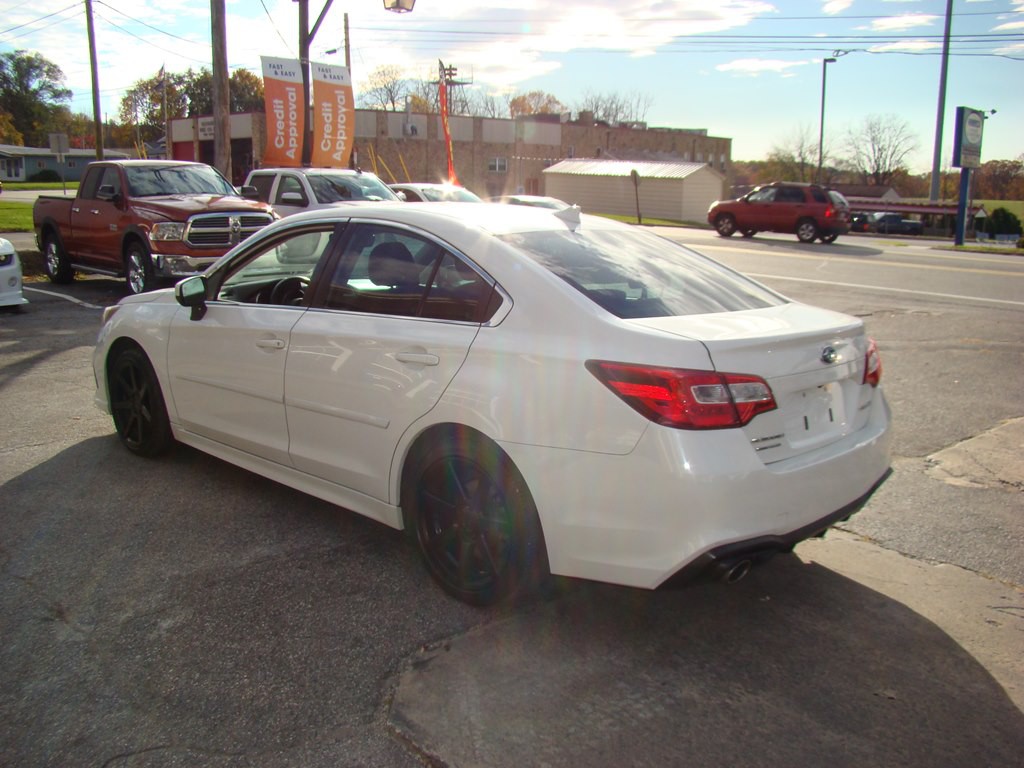 2018 Subaru Legacy Image 6