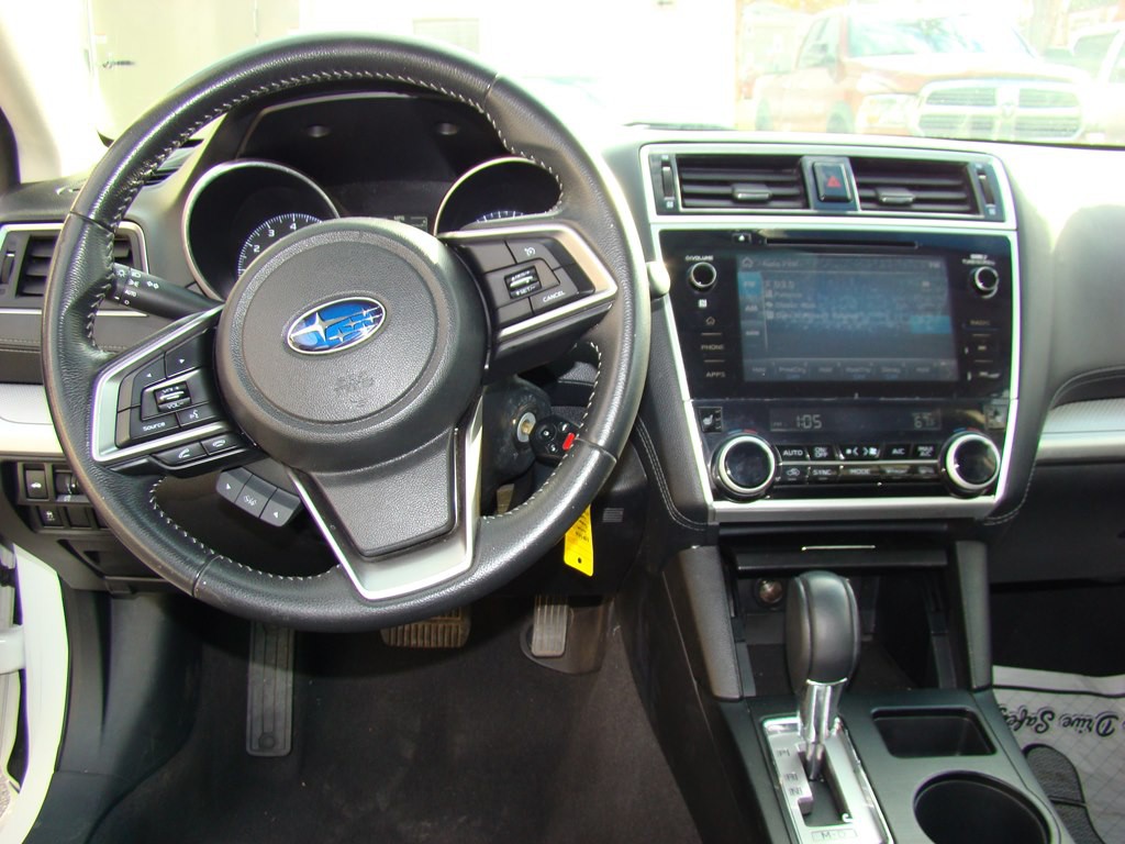 2018 Subaru Legacy Image 11