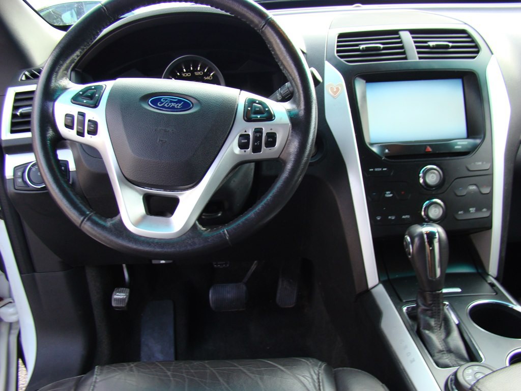2014 Ford Explorer Image 12