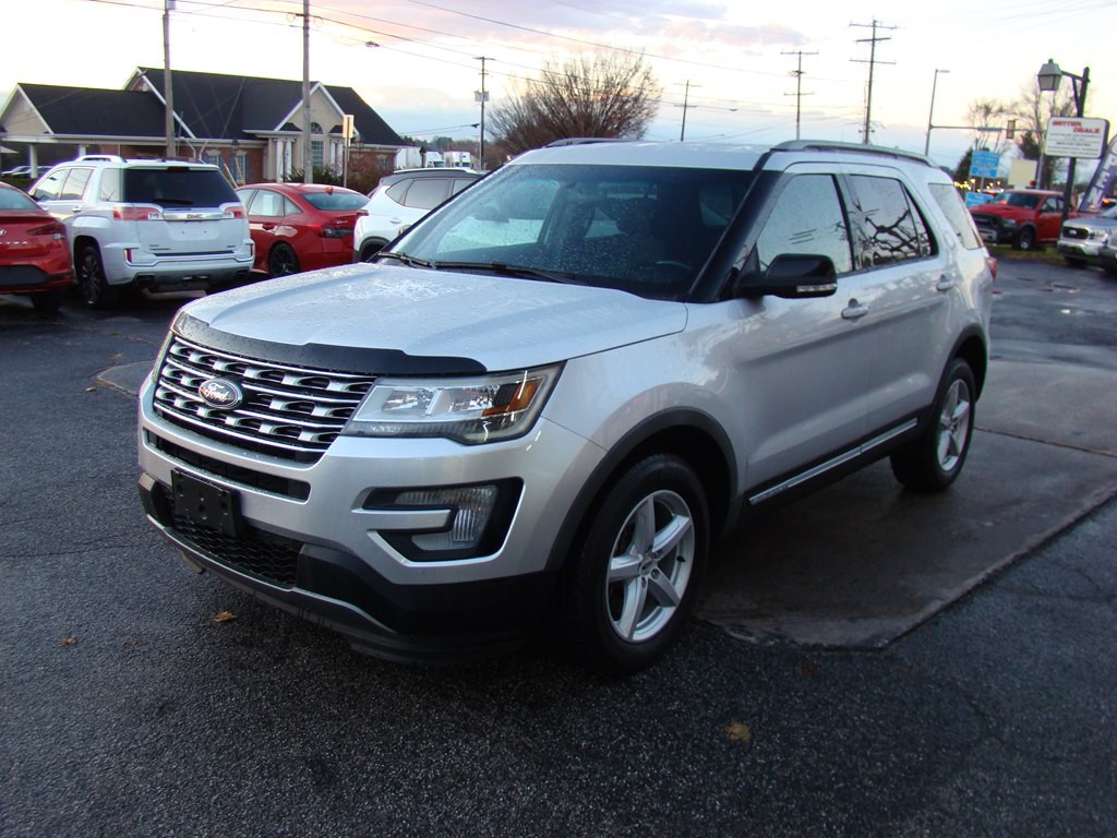 2017 Ford Explorer Image 5