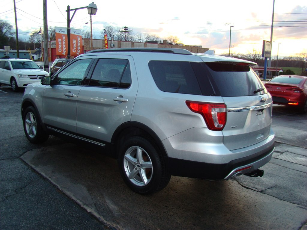 2017 Ford Explorer Image 6