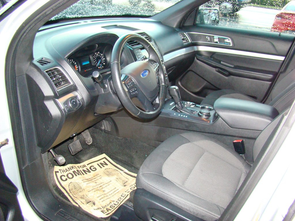 2017 Ford Explorer Image 7