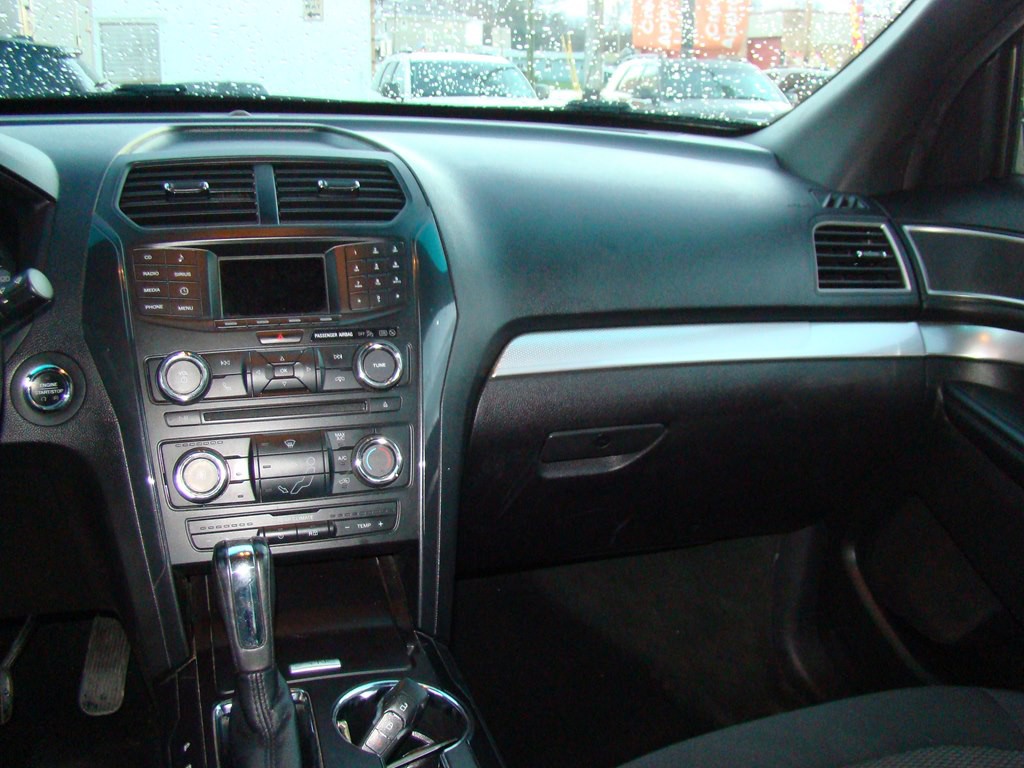 2017 Ford Explorer Image 11