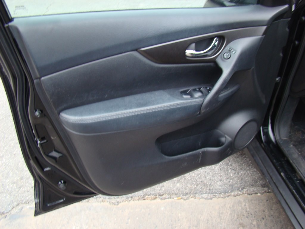 2015 Nissan Rogue Image 8