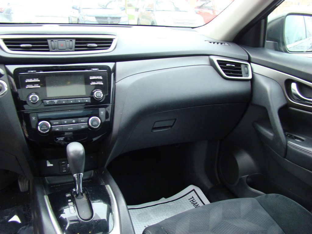 2015 Nissan Rogue Image 10