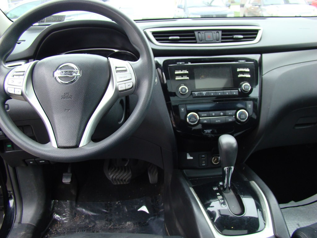 2015 Nissan Rogue Image 11