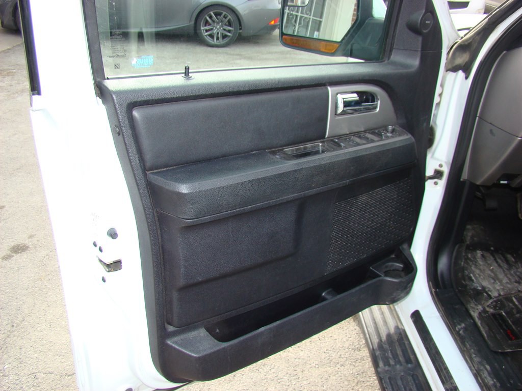 2017 Ford Expedition Image 8