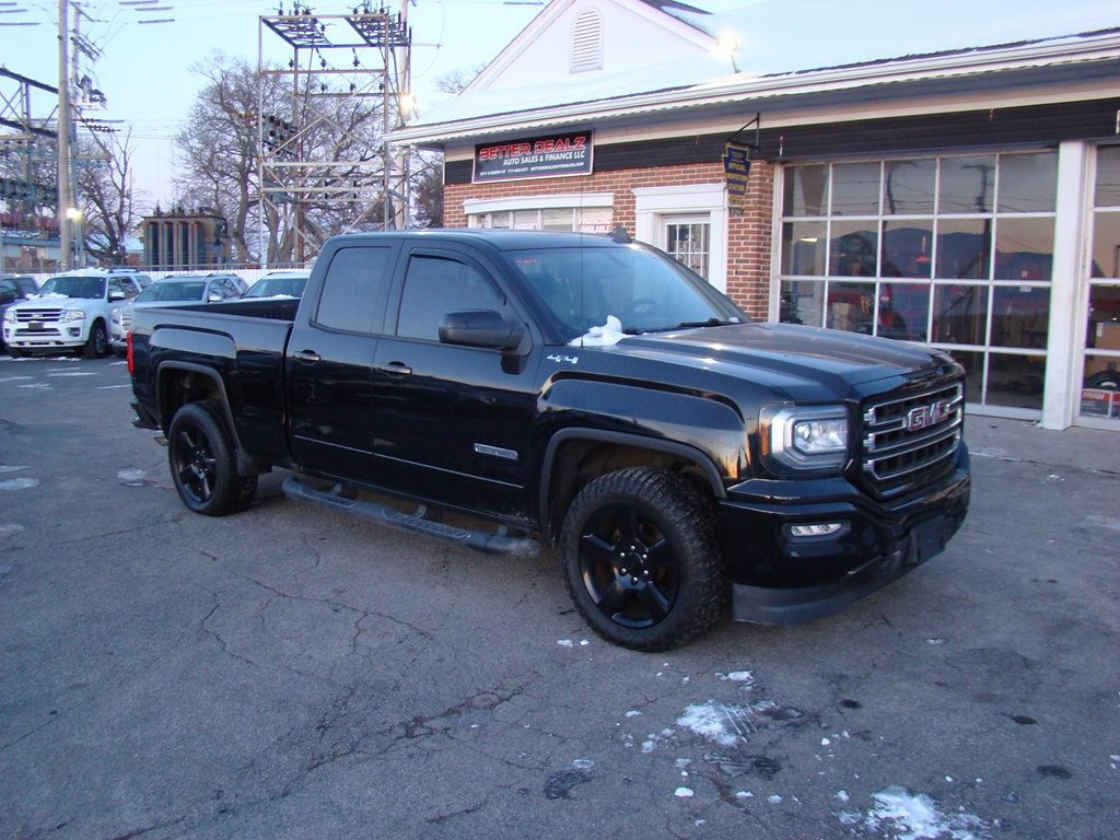 2018 GMC Sierra Image 2