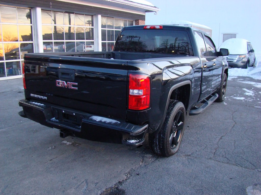 2018 GMC Sierra Image 3