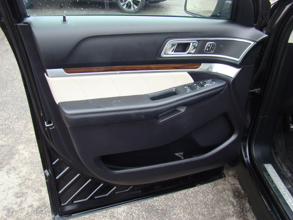 2019 Ford Explorer Image 8