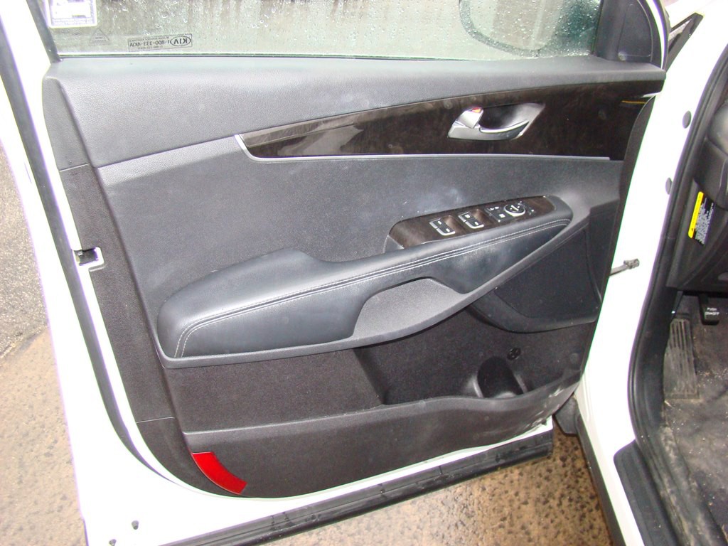 2016 Kia Sorento Image 8