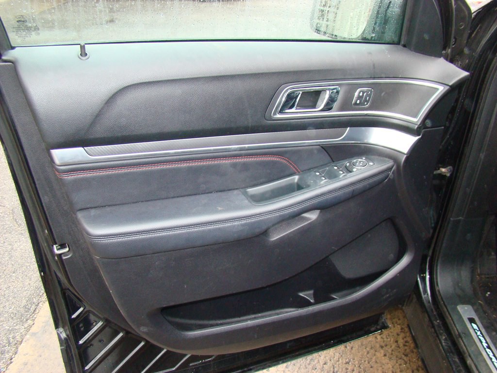 2018 Ford Explorer Image 8