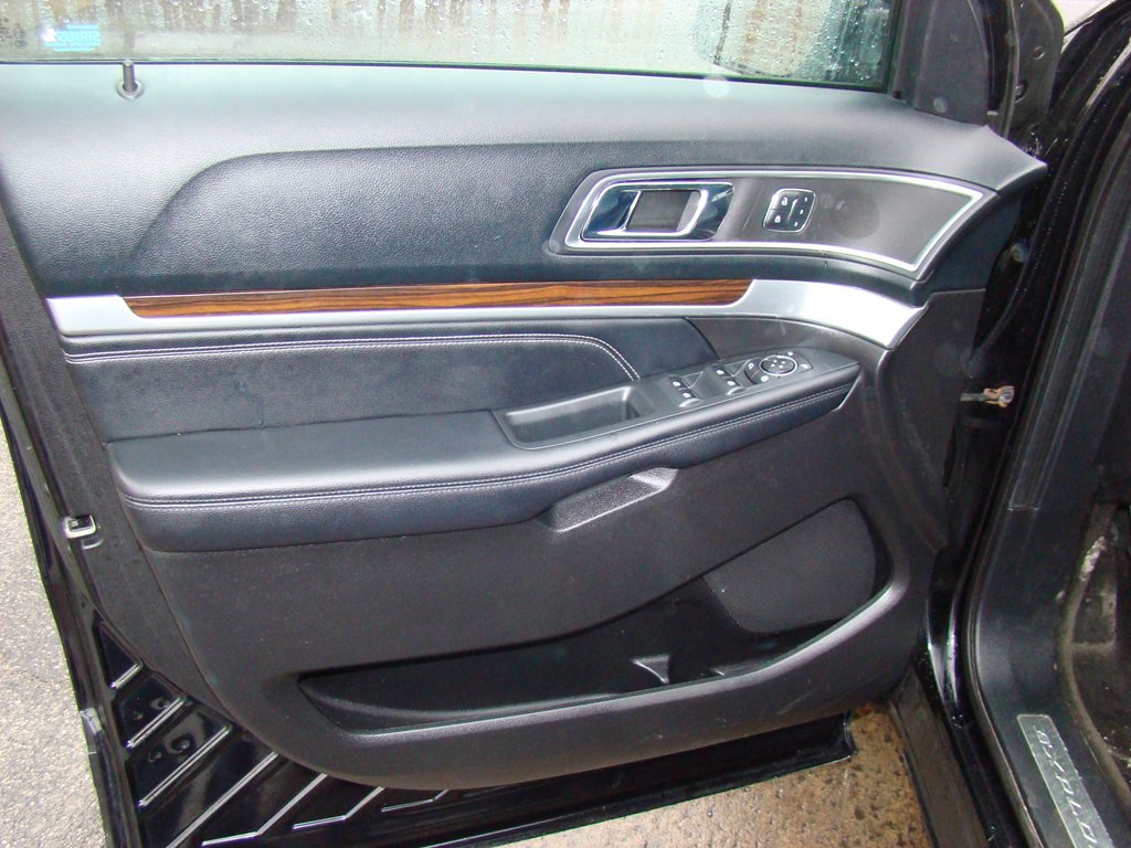 2016 Ford Explorer Image 8