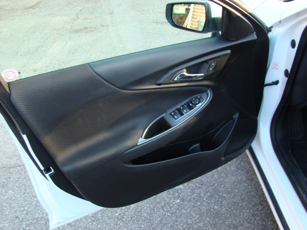 2023 Chevrolet Malibu Image 8