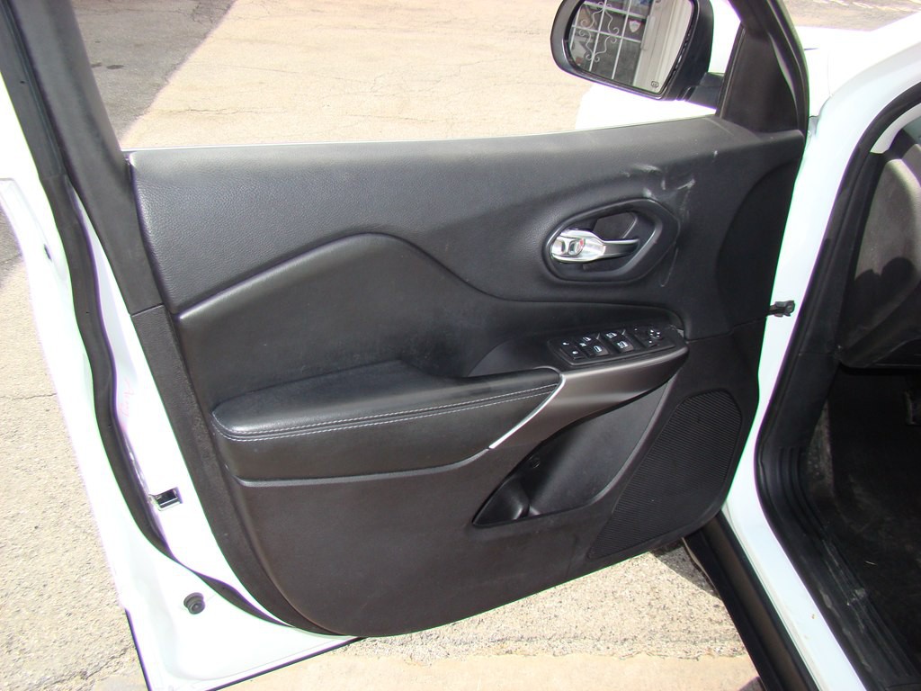 2020 Jeep Cherokee Image 8